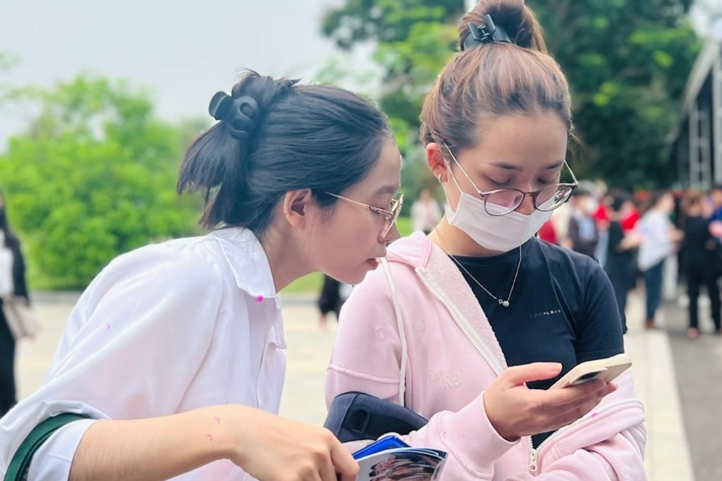 Cha ôm trăm triệu chuộc con và cơn say làm giàu nhanh của sinh viên - 4 Cha ôm trăm triệu chuộc con và cơn say làm giàu nhanh của sinh viên - 4