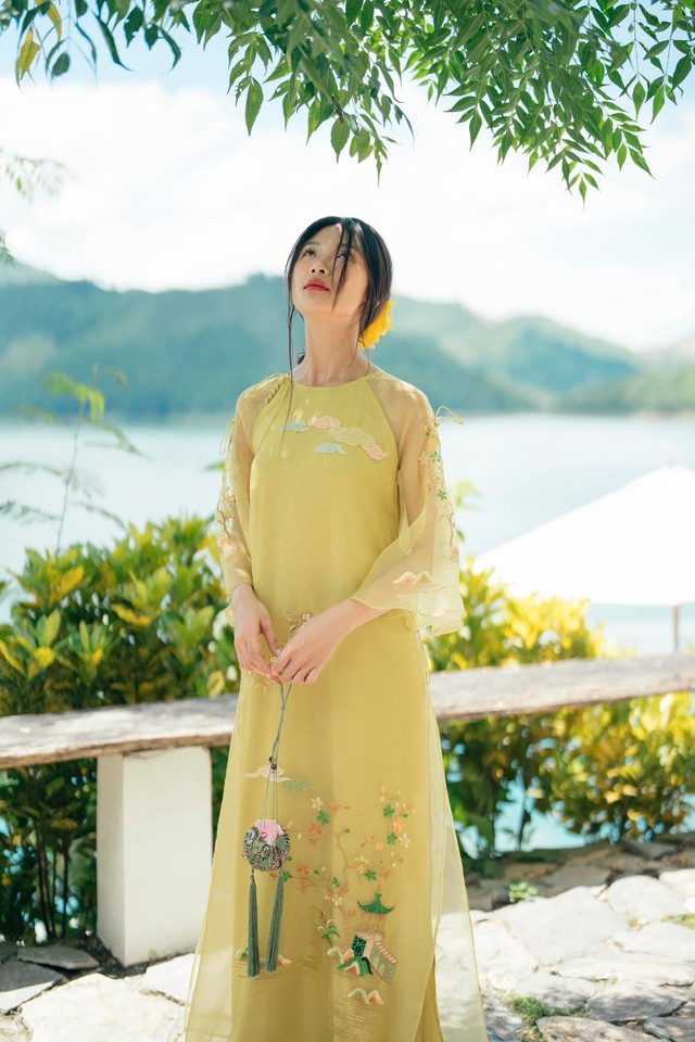 Áo dài cách tân vừa quý phái, hiện đại vừa chẳng lo nắng nóng ngày hè- Ảnh 8. Áo dài cách tân vừa quý phái, hiện đại vừa chẳng lo nắng nóng ngày hè- Ảnh 8.