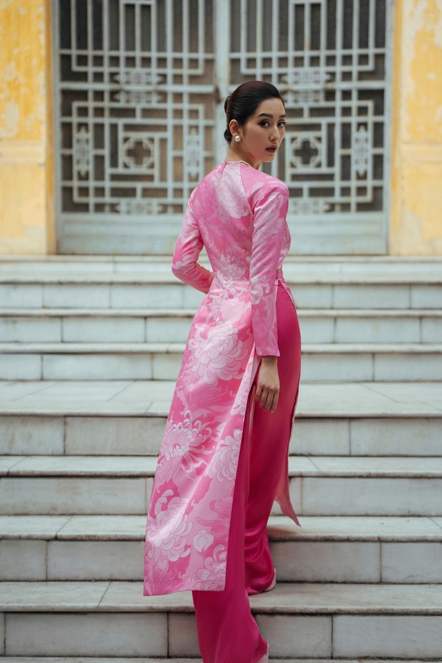 Áo dài cách tân vừa quý phái, hiện đại vừa chẳng lo nắng nóng ngày hè- Ảnh 11. Áo dài cách tân vừa quý phái, hiện đại vừa chẳng lo nắng nóng ngày hè- Ảnh 11.