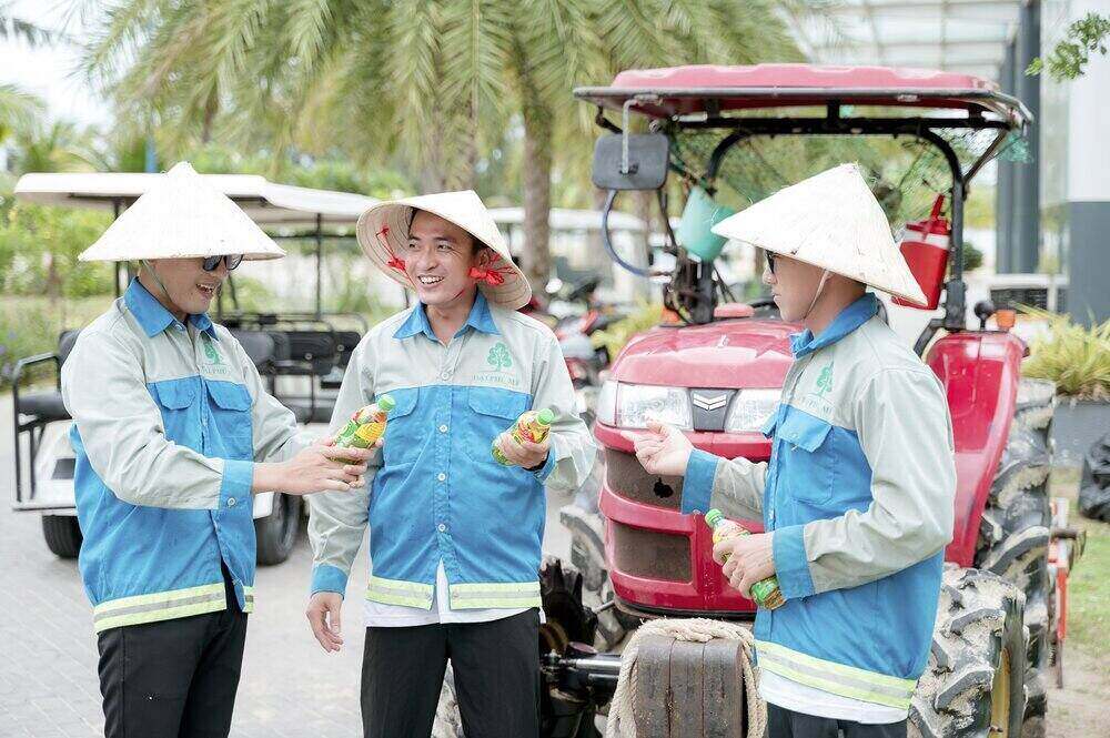 Chương trình khuyến mãi của Trà Xanh Không Độ thu đang hút đông đảo mọi tầng lớp người tiêu dùng tham gia. Ảnh: Tân Hiệp Phát