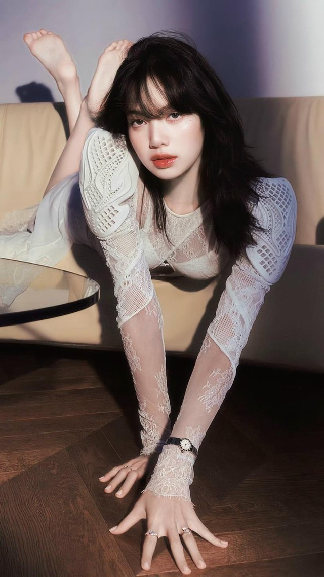 Jisoo vượt mặt Lisa với tạo hình công chúa- Ảnh 11. Jisoo vượt mặt Lisa với tạo hình công chúa- Ảnh 11.
