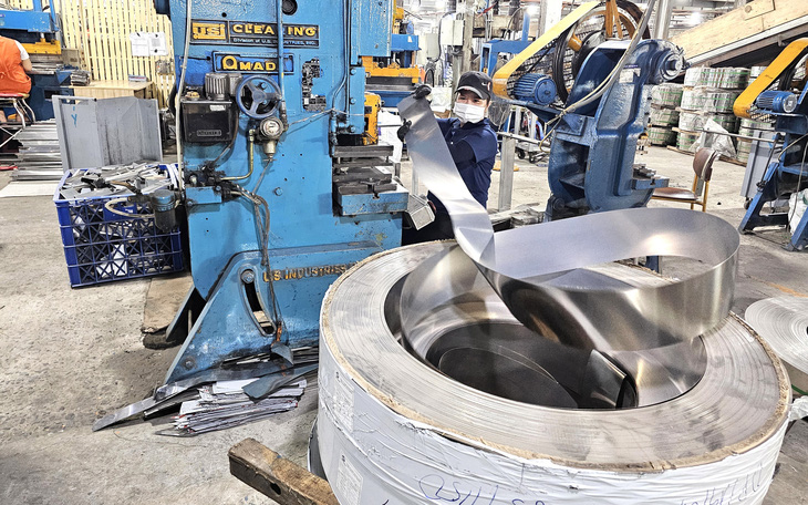 Thêm 67 doanh nghiệp tiêu biểu vì người lao động được vinh danh- Ảnh 3. Doanh nghiệp sản xuất dần hồi phục
