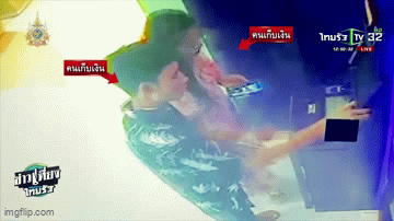 Gửi hơn 20 triệu ở cây ATM nhưng tiền không vào tài khoản, xem camera người đàn ông hiểu ra lý do- Ảnh 2. Gửi hơn 20 triệu ở cây ATM nhưng tiền không vào tài khoản, xem camera người đàn ông hiểu ra lý do- Ảnh 2.