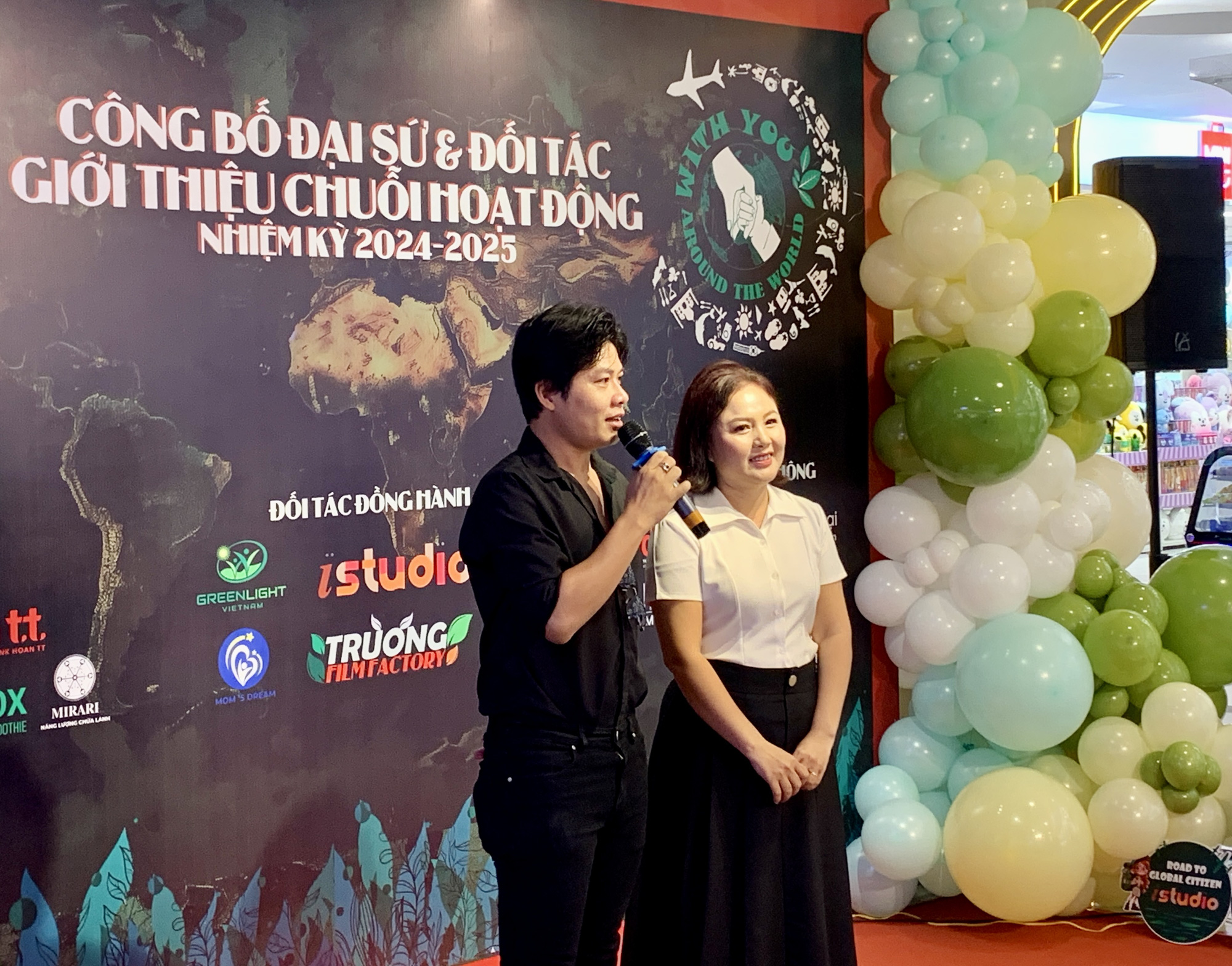 Nhạc sĩ Nguyễn Văn Chung ủng hộ dự án và cho phép sử dụng các ca khúc thiếu nhi của anh - Ảnh: HOÀI PHƯƠNG Nhạc sĩ Nguyễn Văn Chung ủng hộ dự án và cho phép sử dụng các ca khúc thiếu nhi của anh - Ảnh: HOÀI PHƯƠNG