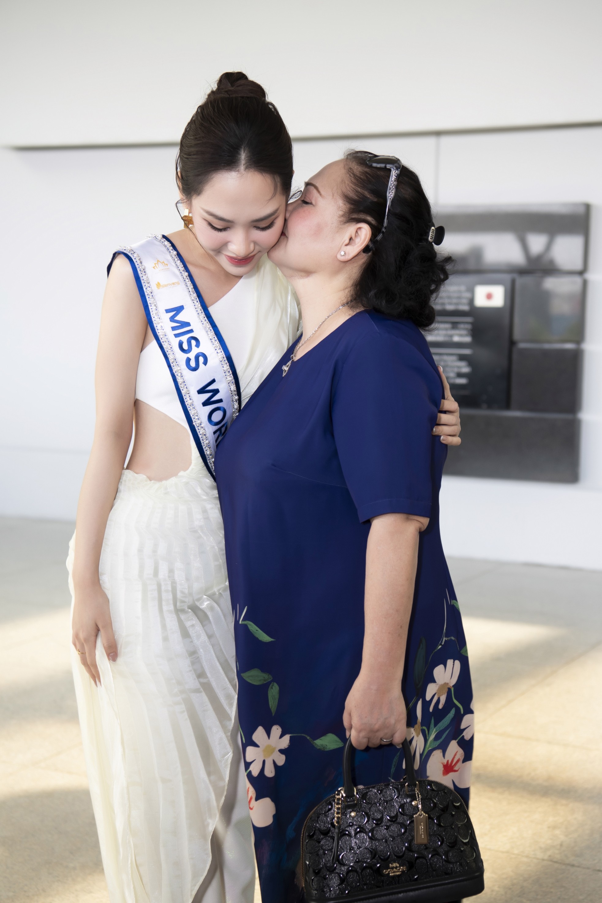 Hoa hậu Mai Phương vừa đến Ấn Độ thi Miss World lần thứ 71, dàn đối thủ Hoa hậu Mai Phương vừa đến Ấn Độ thi Miss World lần thứ 71, dàn đối thủ