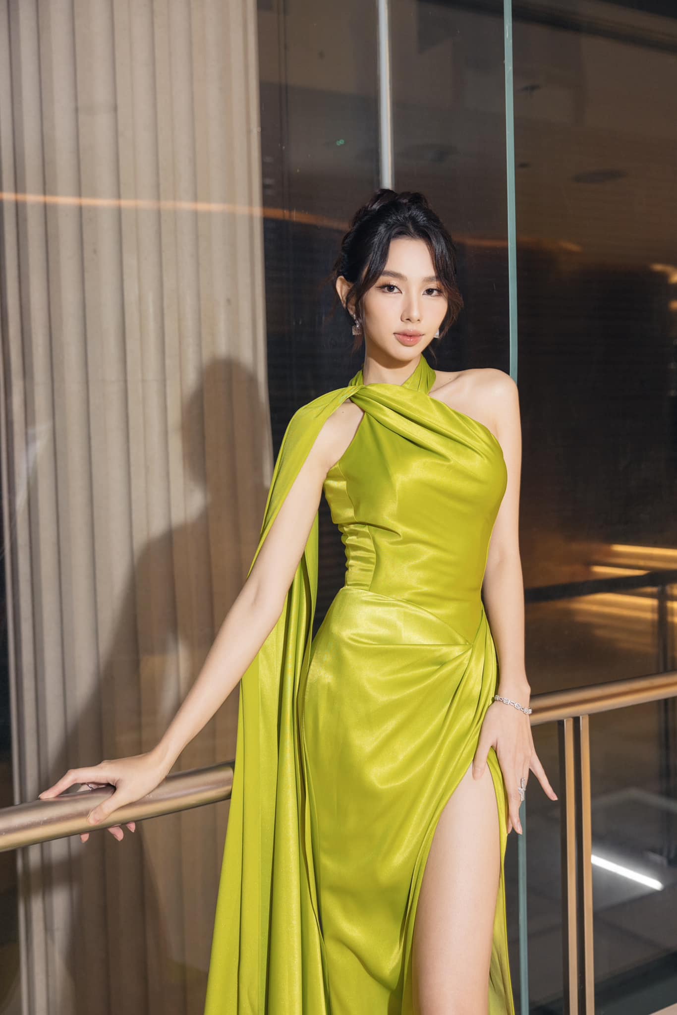 Hoa hậu Thùy Tiên: Hoa hậu Thùy Tiên: