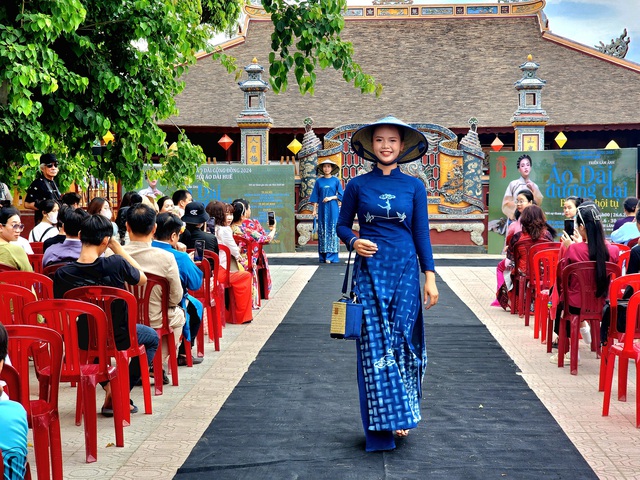 "Áo dài đương đại – Ba miền hội tụ" - Ảnh 9. "Áo dài đương đại – Ba miền hội tụ" - Ảnh 9.