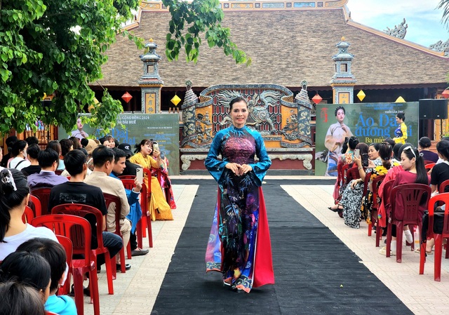 "Áo dài đương đại – Ba miền hội tụ" - Ảnh 18. "Áo dài đương đại – Ba miền hội tụ" - Ảnh 18.