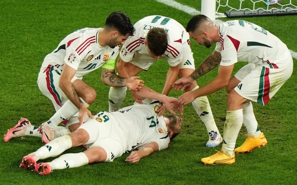 The Hungarian star's face is deformed after the horrifying tackle - Vietnam.vn