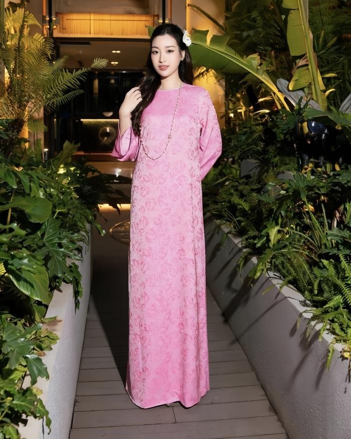 Ngây ngất ngắm 7 Hoa hậu, Á hậu mặc áo dài đẹp Ngây ngất ngắm 7 Hoa hậu, Á hậu mặc áo dài đẹp