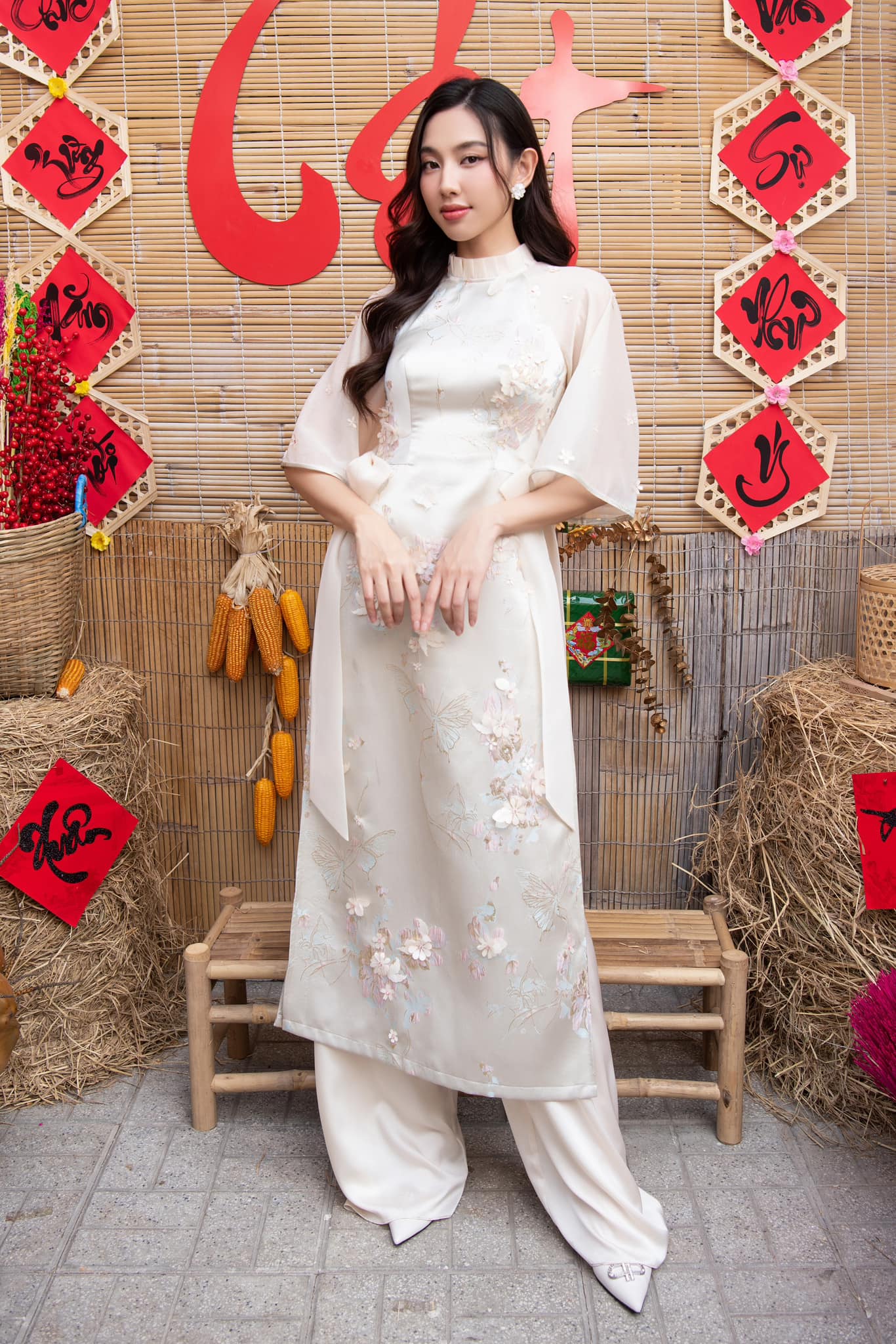 Ngây ngất ngắm 7 Hoa hậu, Á hậu mặc áo dài đẹp Ngây ngất ngắm 7 Hoa hậu, Á hậu mặc áo dài đẹp