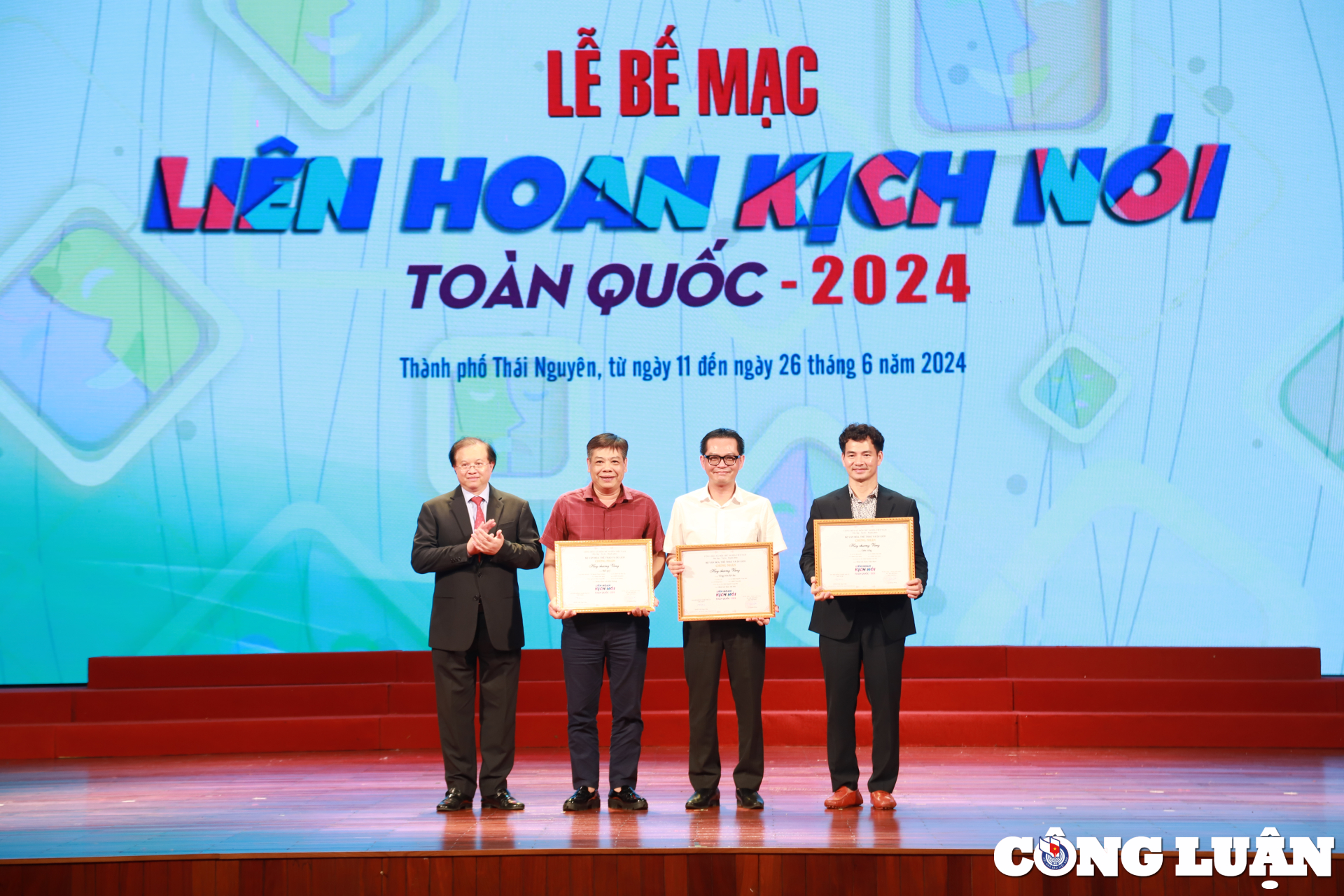 lien hoan kich noi toan quoc nam 2024 mang den cho khan gia nhieu cam xuc hinh 2