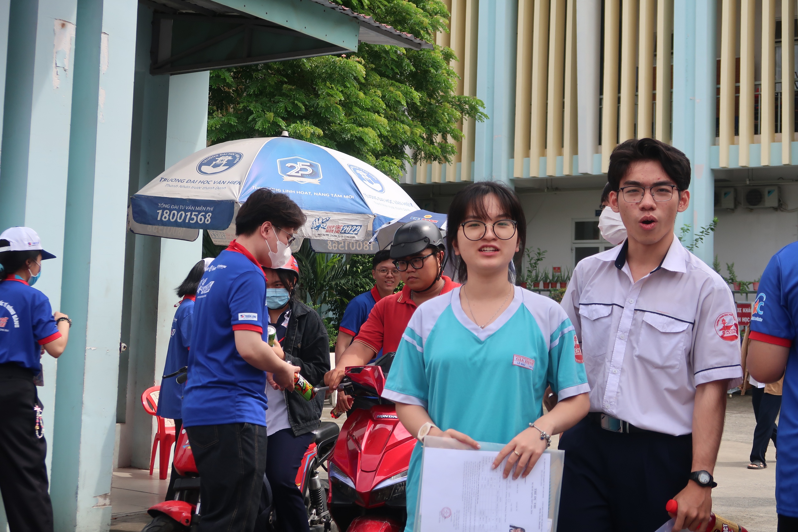 TPHCM: Nhiều thí sinh phấn khởi vì “trúng tủ” môn Văn- Ảnh 4. TPHCM: Nhiều thí sinh phấn khởi vì “trúng tủ” môn Văn- Ảnh 4.