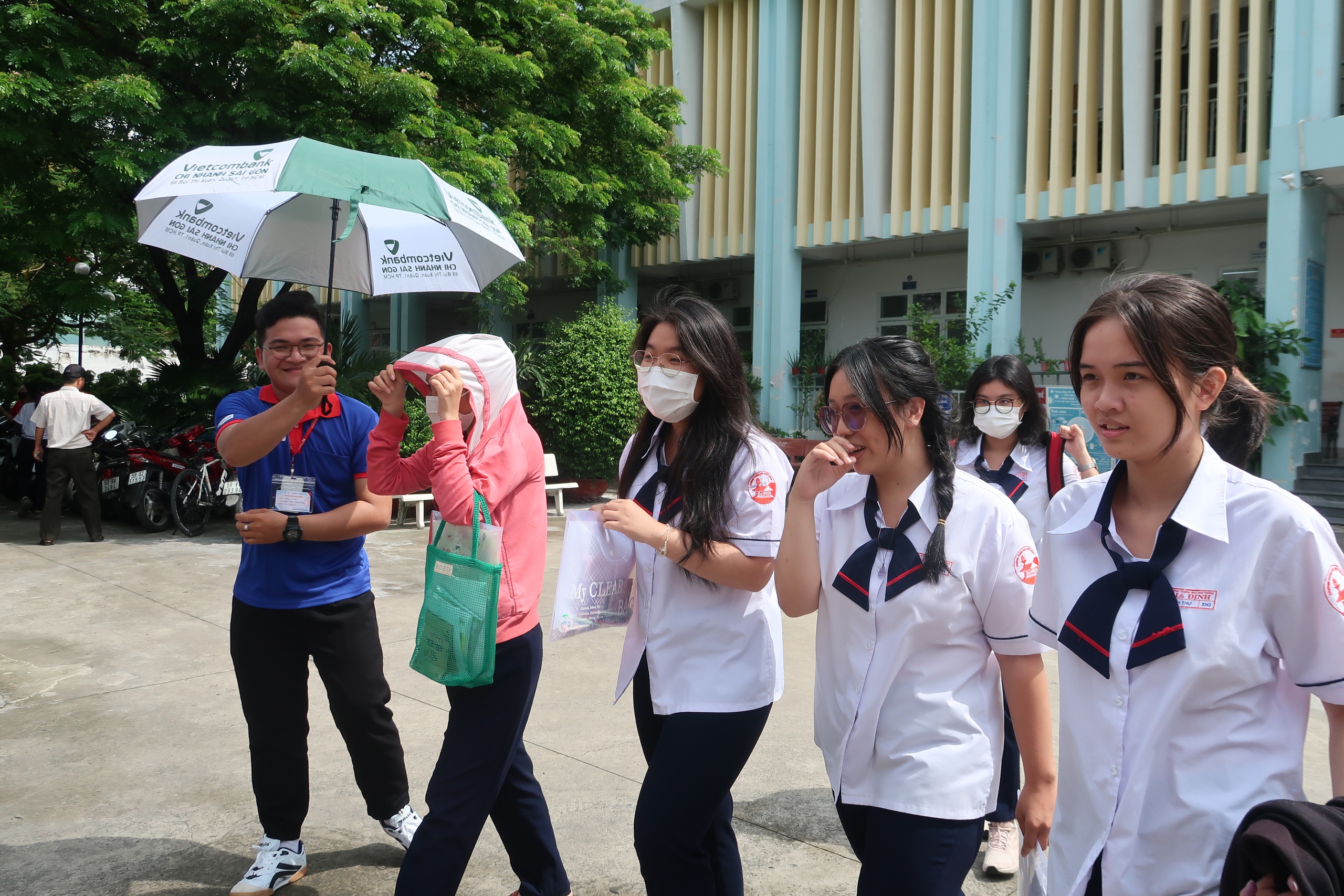 TPHCM: Nhiều thí sinh phấn khởi vì “trúng tủ” môn Văn- Ảnh 5. TPHCM: Nhiều thí sinh phấn khởi vì “trúng tủ” môn Văn- Ảnh 5.