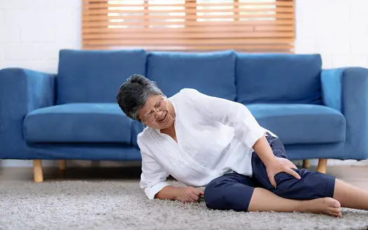 Điều gì xảy ra với người lớn tuổi nếu không uống đủ nước?- Ảnh 2. Điều gì xảy ra với người lớn tuổi nếu không uống đủ nước?- Ảnh 2.