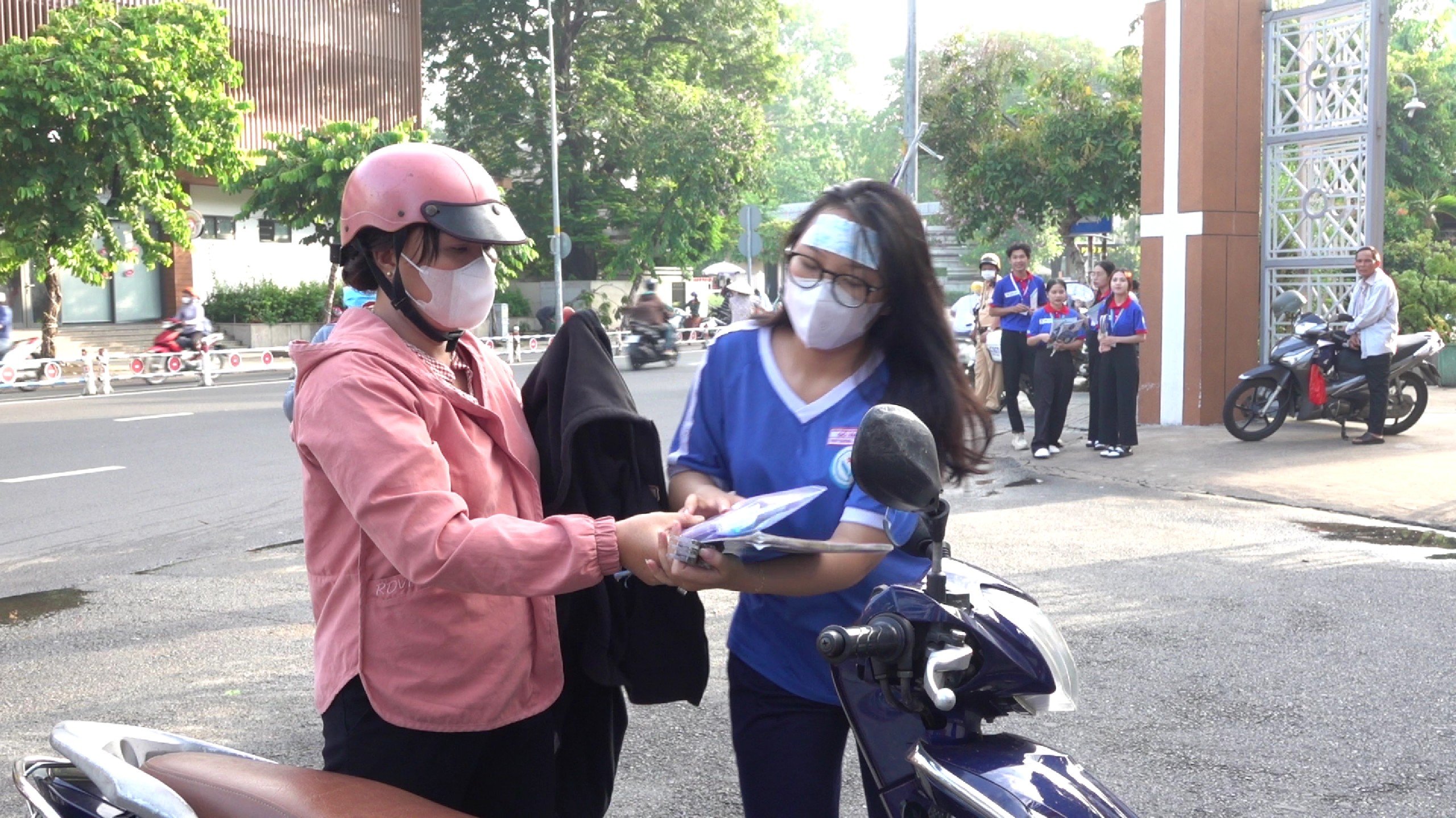 Những tình huống khó đỡ trong buổi thi tổ hợp- Ảnh 3. Những tình huống khó đỡ trong buổi thi tổ hợp- Ảnh 3.
