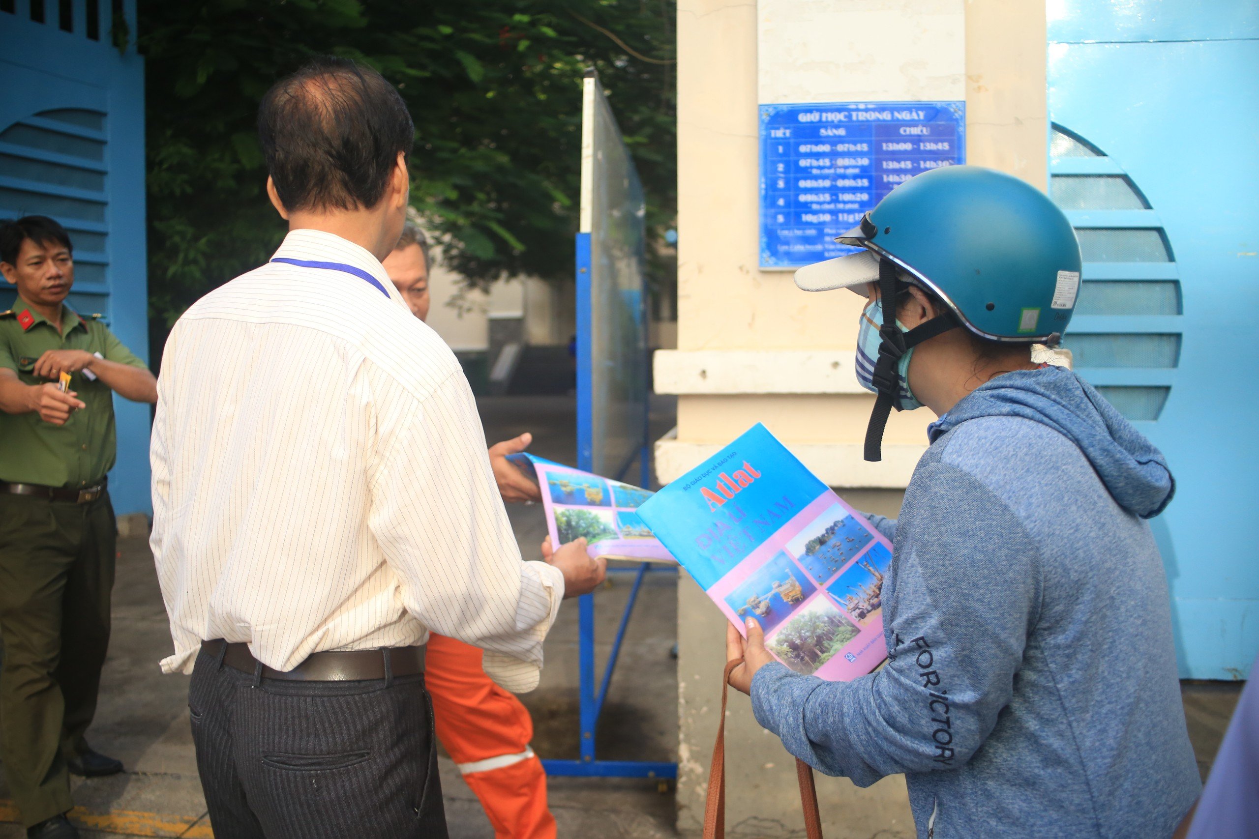Những tình huống khó đỡ trong buổi thi tổ hợp- Ảnh 5. Những tình huống khó đỡ trong buổi thi tổ hợp- Ảnh 5.
