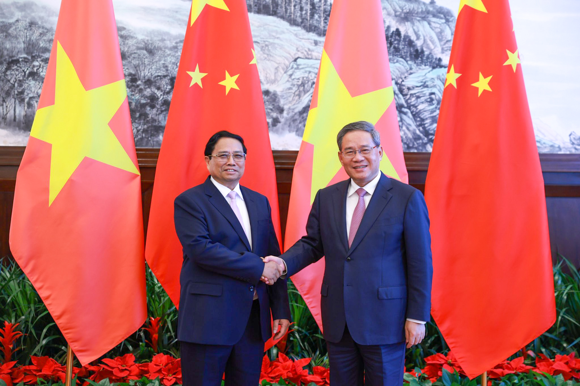 Chuyến công du Trung Quốc của Thủ tướng: Từ tầm nhìn chiến lược thành dự án cụ thể- Ảnh 7. Chuyến công du Trung Quốc của Thủ tướng: Từ tầm nhìn chiến lược thành dự án cụ thể- Ảnh 7.