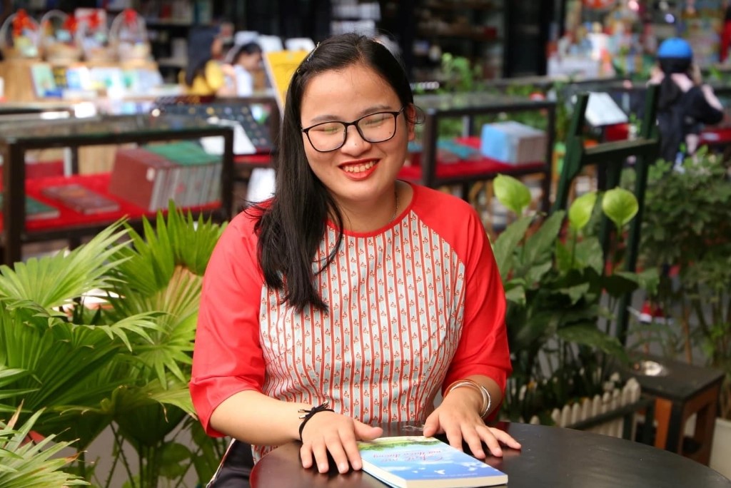 Nghiêm Vũ Thu Loan giới thiệu ấn phẩm đầu tay "Giấc mơ nơi thiên đường" Nghiêm Vũ Thu Loan giới thiệu ấn phẩm đầu tay "Giấc mơ nơi thiên đường"