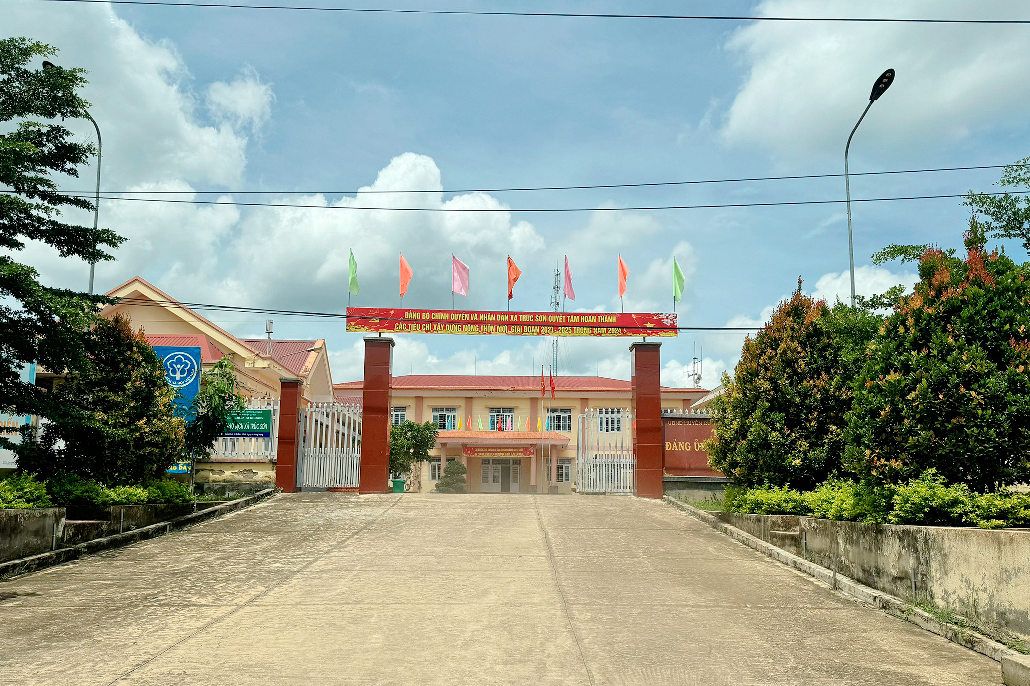 Hơn 20 xã ở Đắk Nông rớt chuẩn nông thôn mới, 2 xã phải thu hồi quyết định, vì sao vậy?- Ảnh 2. Hơn 20 xã ở Đắk Nông rớt chuẩn nông thôn mới, 2 xã phải thu hồi quyết định, vì sao vậy?- Ảnh 2.