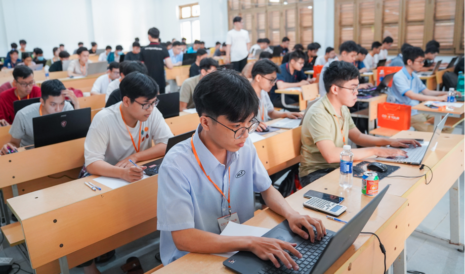 Hơn 3.000 thí sinh tham gia vòng loại giải đấu lập trình Code Tour 2024- Ảnh 2. Hơn 3.000 thí sinh tham gia vòng loại giải đấu lập trình Code Tour 2024- Ảnh 2.
