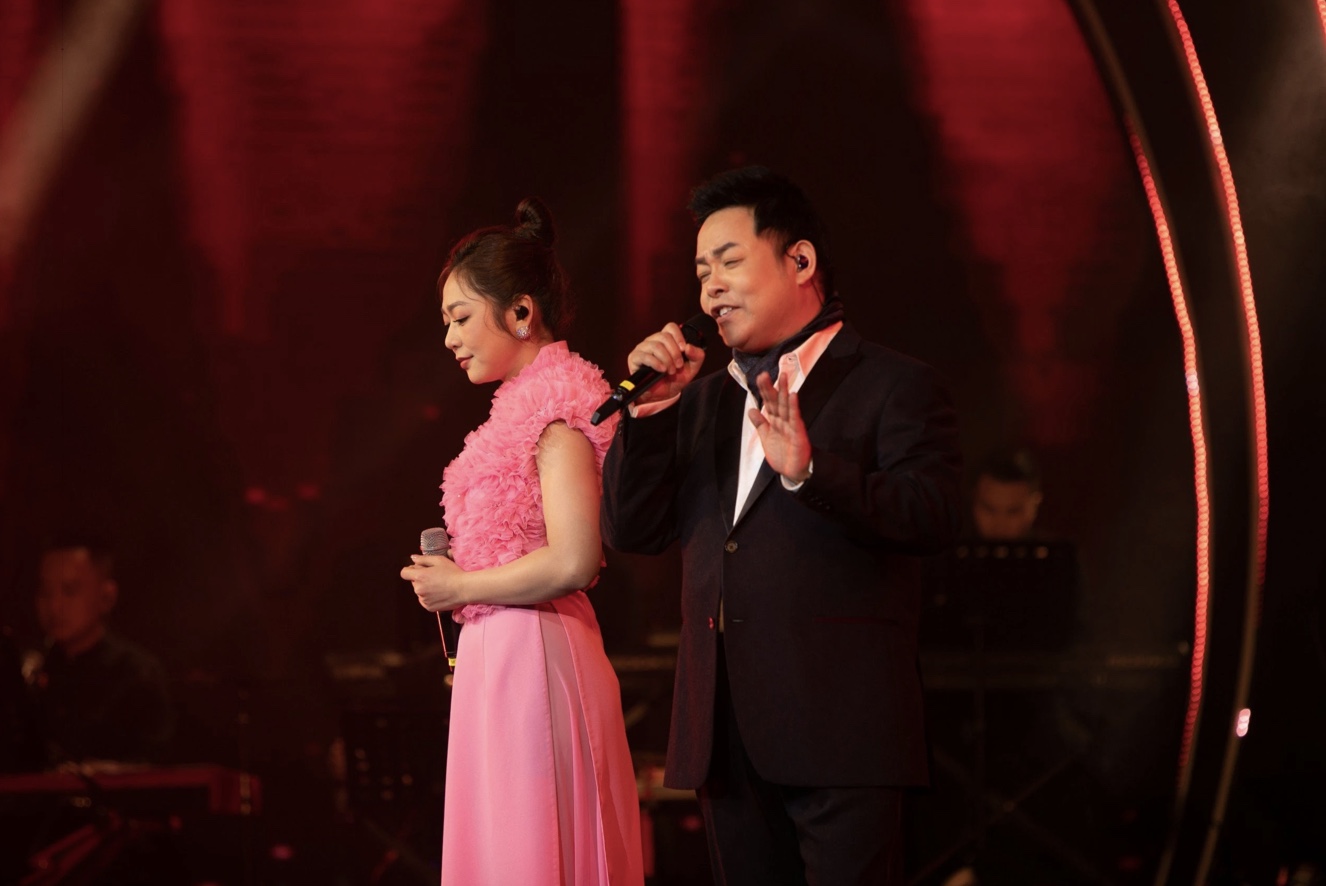 Vì sao Ngọc Sơn từng kiên quyết trả lại tiền cát-sê khi hát tại show của Quang Lê?- Ảnh 2. Vì sao Ngọc Sơn từng kiên quyết trả lại tiền cát-sê khi hát tại show của Quang Lê?- Ảnh 2.