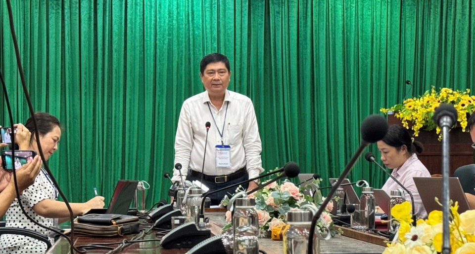 ông Phạm Đăng Khoa, Giám đốc Sở Giáo dục và Đào tạo Đắk Lắk trả lời phóng viên báo chí tại buổi họp báo.