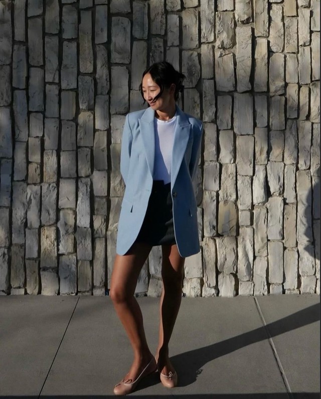 Mọi cô nàng sành điệu đều mặc áo blazer- Ảnh 5. Mọi cô nàng sành điệu đều mặc áo blazer- Ảnh 5.