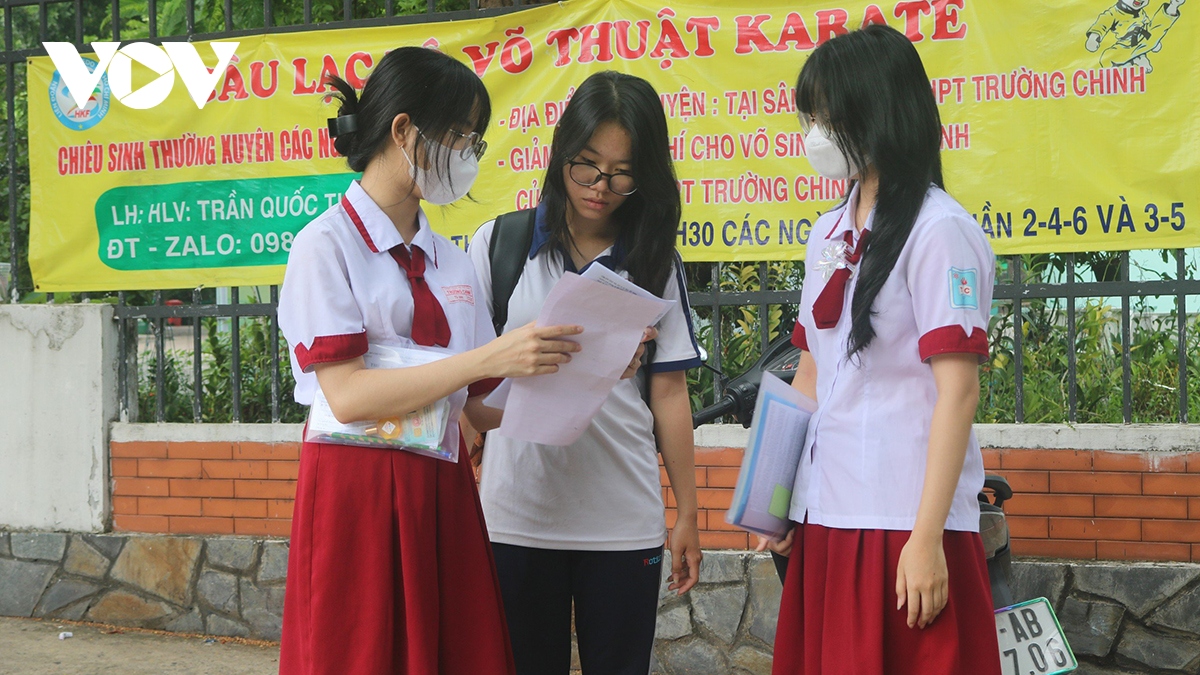 thí sinh tại tp.hcm hoàn thành bài thi tổ hợp hình ảnh 2 thi sinh tai tp.hcm hoan thanh bai thi to hop hinh anh 2