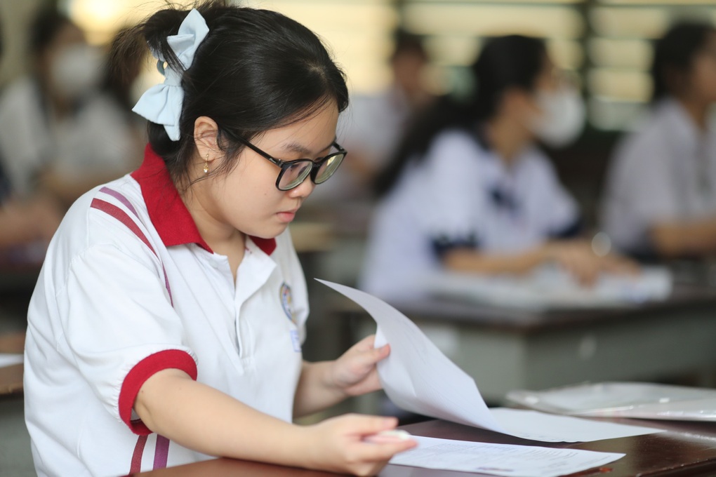 Cập nhật đề thi vật lý, hóa học, sinh học kỳ thi tốt nghiệp THPT - 15 Cập nhật đề thi vật lý, hóa học, sinh học kỳ thi tốt nghiệp THPT - 15