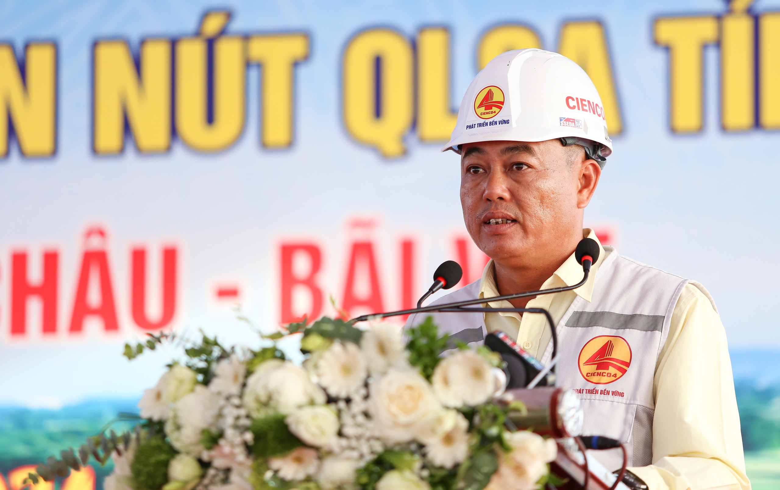 Thông xe tuyến cao tốc đầu tiên về Hà Tĩnh: Ra Thủ đô chỉ còn 4 tiếng- Ảnh 8. Thông xe tuyến cao tốc đầu tiên về Hà Tĩnh: Ra Thủ đô chỉ còn 4 tiếng- Ảnh 8.