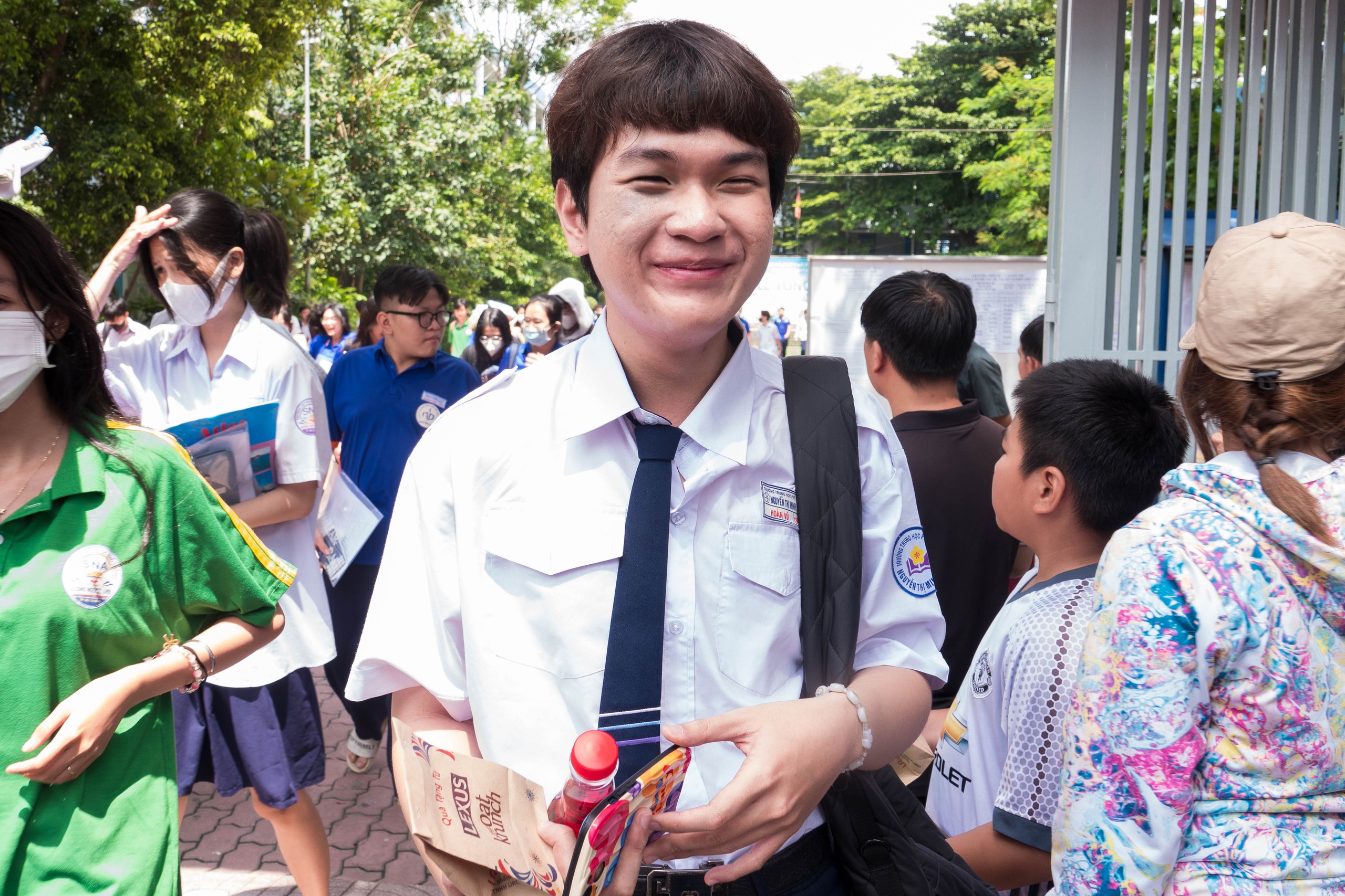 Được 10 điểm sử thi tốt nghiệp THPT, nay quyết thi lại để vào ngành mơ ước- Ảnh 2. Được 10 điểm sử thi tốt nghiệp THPT, nay quyết thi lại để vào ngành mơ ước- Ảnh 2.