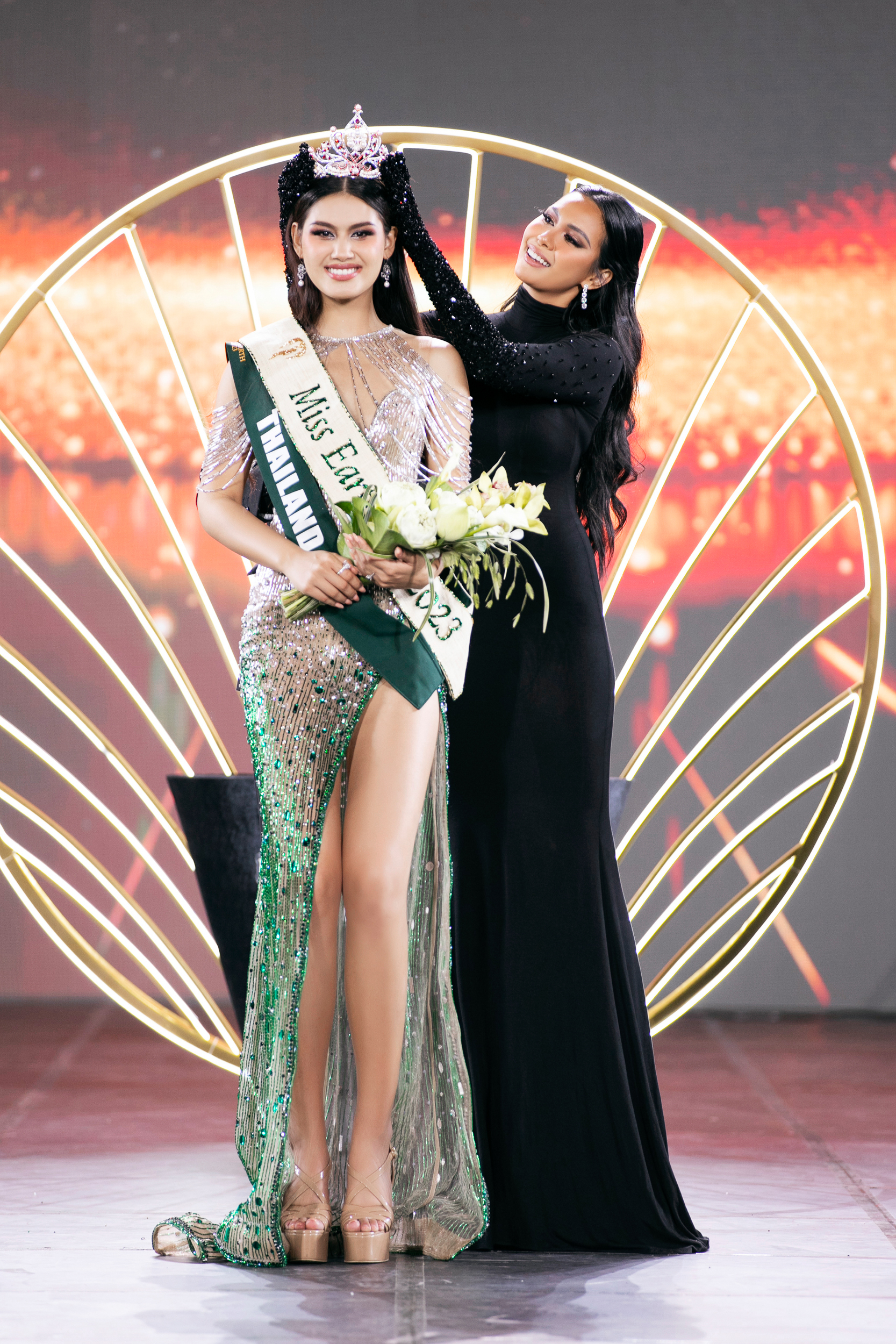 Người đẹp Albania đăng quang Miss Earth 2023, Đỗ Thị Lan Anh đoạt giải Á hậu 2 - Ảnh 16. Người đẹp Albania đăng quang Miss Earth 2023, Đỗ Thị Lan Anh đoạt giải Á hậu 2 - Ảnh 16.