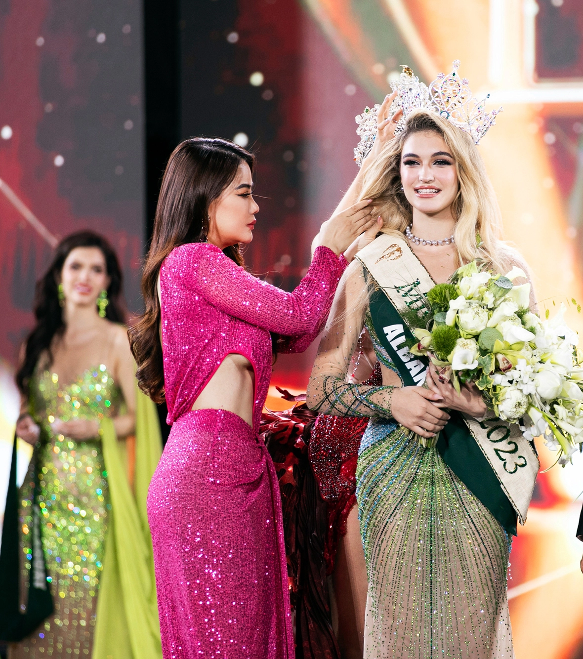 Người đẹp Albania đăng quang Miss Earth 2023, Đỗ Thị Lan Anh đoạt giải Á hậu 2 - Ảnh 17. Người đẹp Albania đăng quang Miss Earth 2023, Đỗ Thị Lan Anh đoạt giải Á hậu 2 - Ảnh 17.