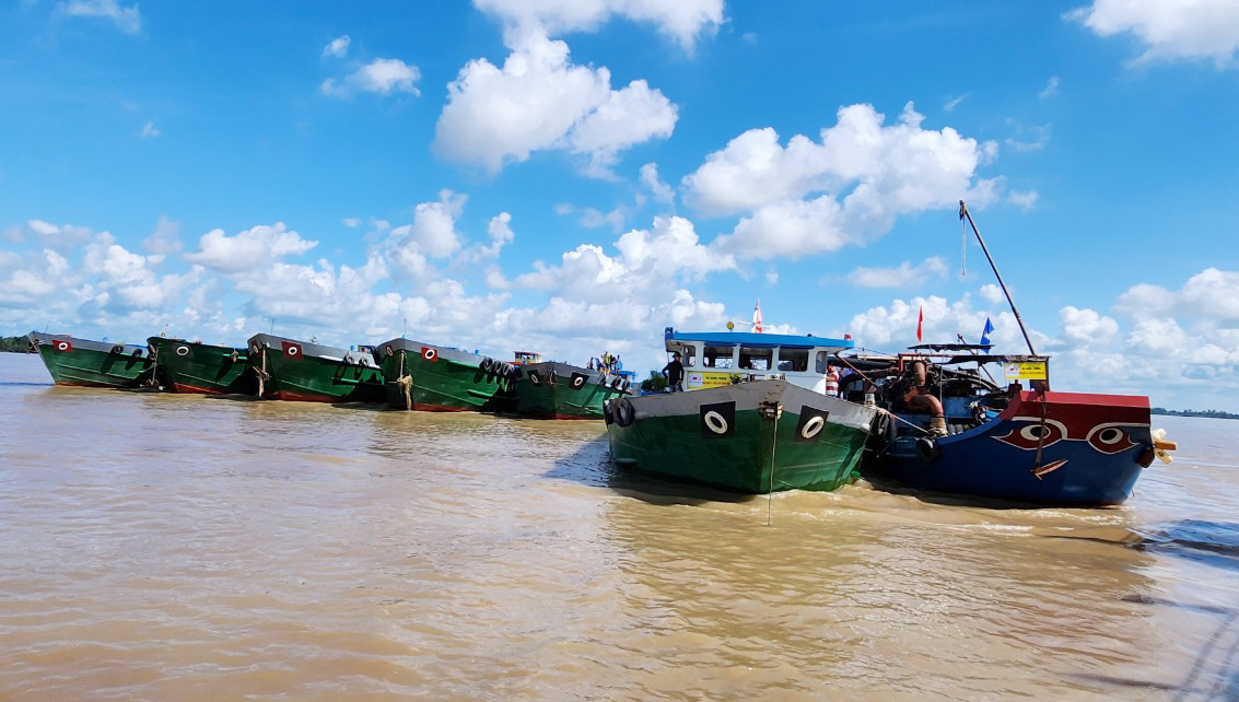 Sóc Trăng khai thác mỏ cát sông phục vụ thi công đường cao tốc- Ảnh 2. Sóc Trăng khai thác mỏ cát sông phục vụ thi công đường cao tốc- Ảnh 2.