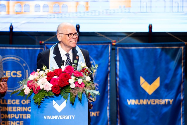 Giáo sư danh dự ĐH Cornell: VinUni có những sinh viên mà các Đại học Ivy mong có - Ảnh 1. Giáo sư danh dự ĐH Cornell: VinUni có những sinh viên mà các Đại học Ivy mong có - Ảnh 1.