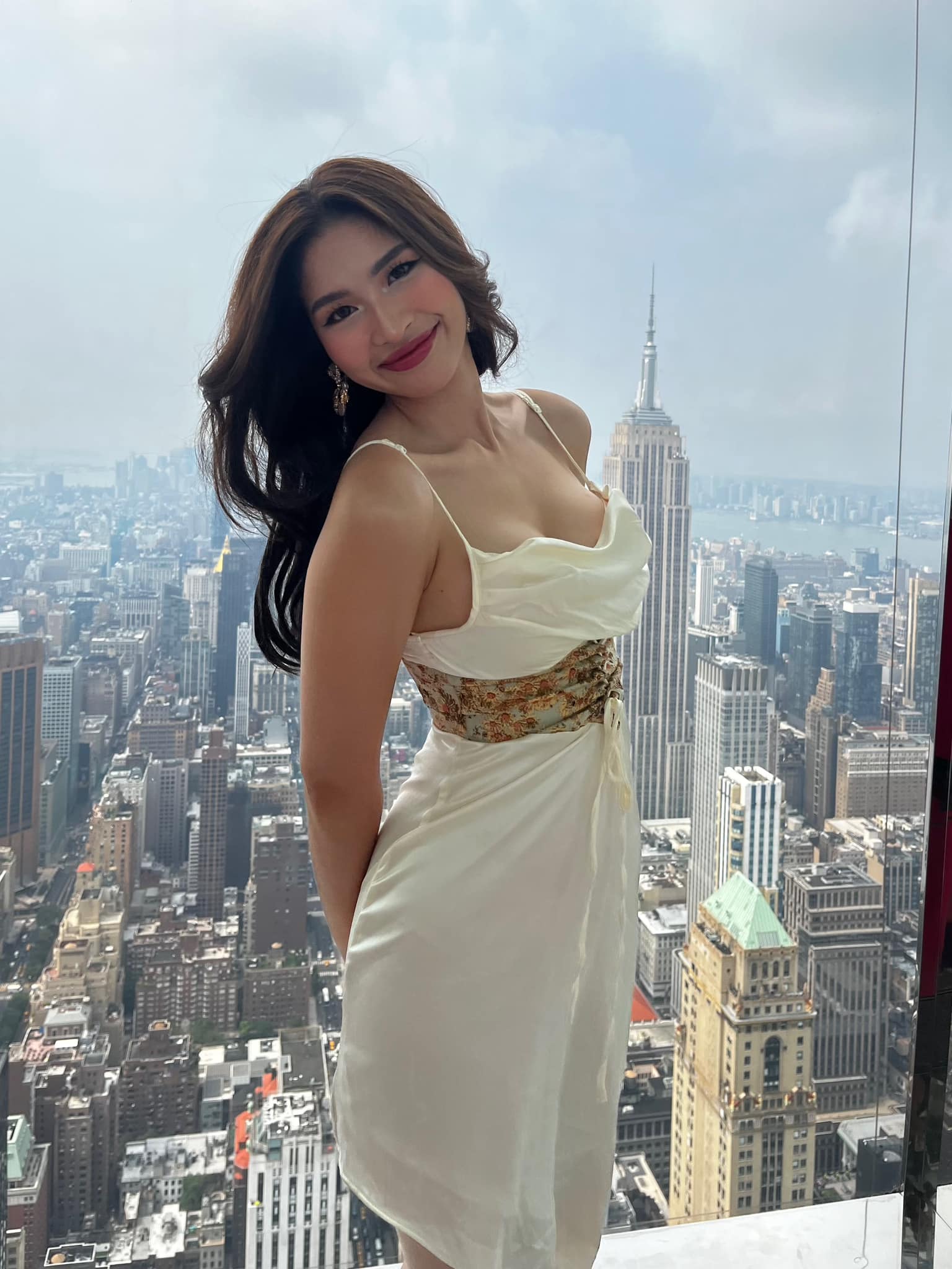 Nhan sắc quyến rũ đầy mê hoặc của mỹ nhân Philippines cao 1,7m thắng giải mặc bikini đẹp nhất tại Miss Earth 2023 - Ảnh 10. Nhan sắc quyến rũ đầy mê hoặc của mỹ nhân Philippines cao 1,7m thắng giải mặc bikini đẹp nhất tại Miss Earth 2023 - Ảnh 10.