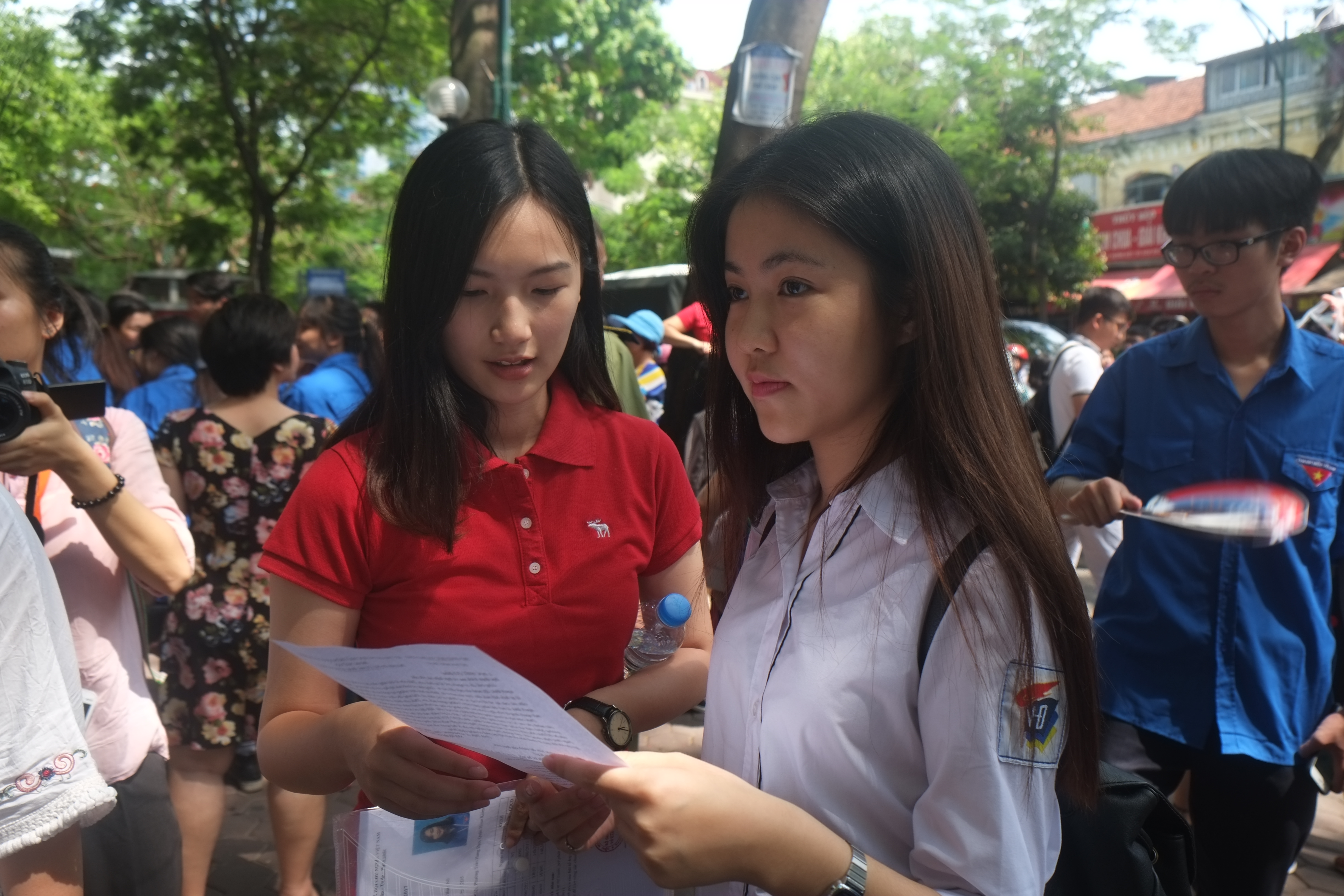 “4 đúng”, “3 không” trong tổ chức kỳ thi tốt nghiệp THPT 2024- Ảnh 1. “4 đúng”, “3 không” trong tổ chức kỳ thi tốt nghiệp THPT 2024- Ảnh 1.