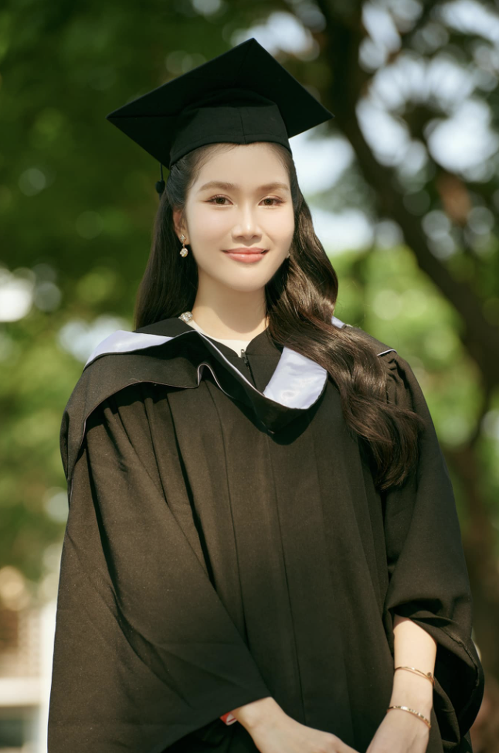 Á hậu Phương Anh thành giảng viên đại học ở trường con nhà giàu - 1 Á hậu Phương Anh thành giảng viên đại học ở trường con nhà giàu - 1