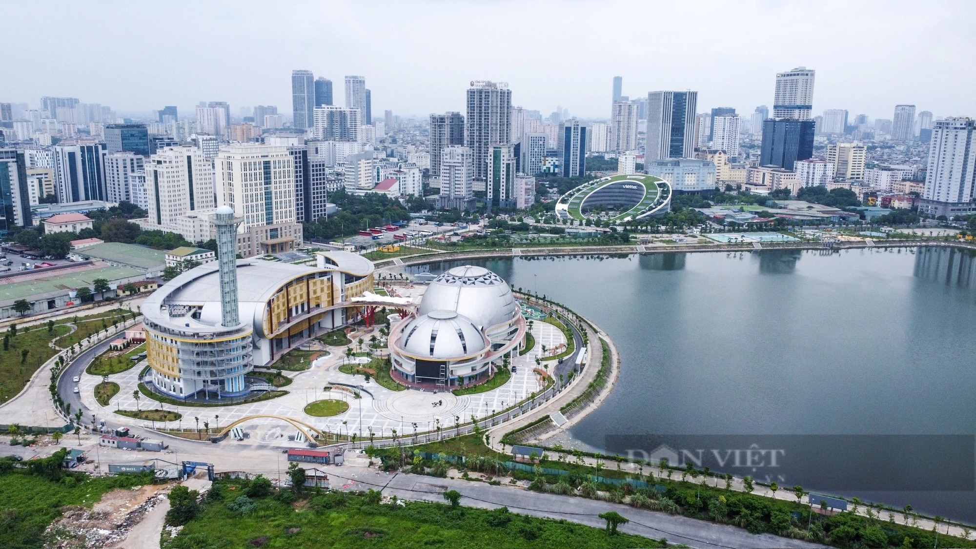 Ảnh ấn tượng tuần: Tuyến metro Nhổn - ga Hà Nội và cảnh tan hoang ở một trung tâm rộng 40.000 m2 tại Đà Nẵng- Ảnh 2. Ảnh ấn tượng tuần: Tuyến metro Nhổn - ga Hà Nội và cảnh tan hoang ở một trung tâm rộng 40.000 m2 tại Đà Nẵng- Ảnh 2.