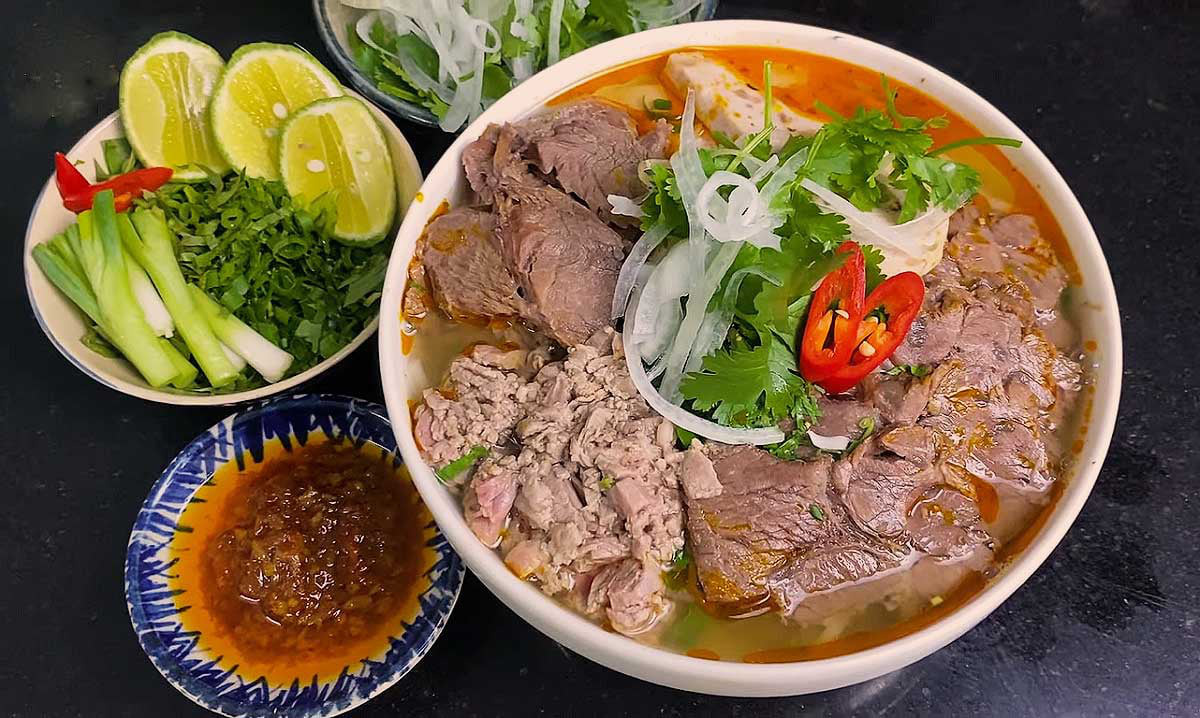 Bò kho, bún bò, cơm tấm top 100 món ăn sáng ngon nhất thế giới- Ảnh 1. Bò kho, bún bò, cơm tấm top 100 món ăn sáng ngon nhất thế giới- Ảnh 1.