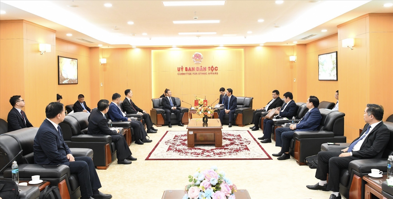Bộ trưởng, Chủ nhiệm UBDT Hầu A Lềnh tiếp Đoàn đại biểu cấp cao UBDT Trung Quốc trong không khí thân tình, trọng thị Bộ trưởng, Chủ nhiệm UBDT Hầu A Lềnh tiếp Đoàn đại biểu cấp cao UBDT Trung Quốc trong không khí thân tình, trọng thị