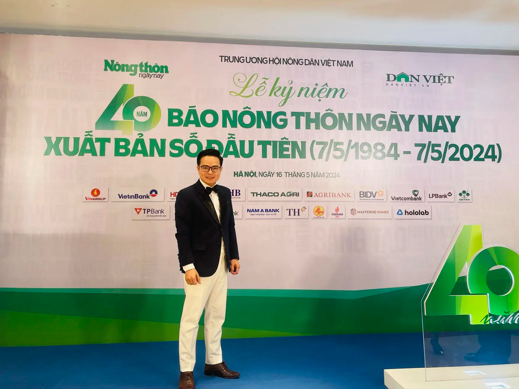 Ca sĩ Tuấn Dương gây ấn tượng với ca khúc nhạc sĩ Nguyễn Vĩnh Tiến sáng tác tặng báo Nông thôn Ngày nay- Ảnh 1. Ca sĩ Tuấn Dương gây ấn tượng với ca khúc nhạc sĩ Nguyễn Vĩnh Tiến sáng tác tặng báo Nông thôn Ngày nay- Ảnh 1.