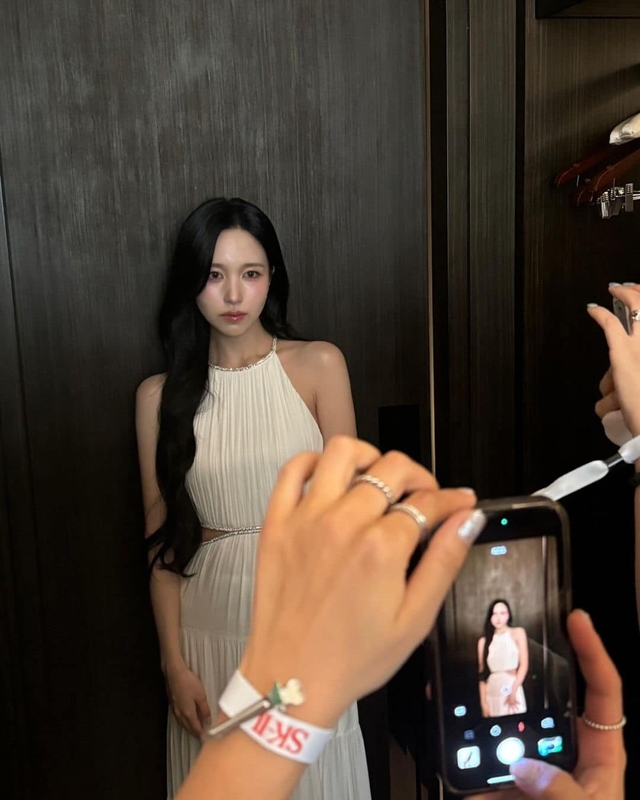Chi Pu bị 'dìm dáng' đáng tiếc khi đứng cạnh Mina nhóm TWICE- Ảnh 1. Chi Pu bị 'dìm dáng' đáng tiếc khi đứng cạnh Mina nhóm TWICE- Ảnh 1.