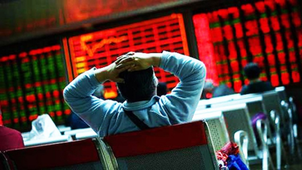 Cổ phiếu bất ngờ nằm sàn la liệt, VN-Index giảm gần 40 điểm - Ảnh 1. Cổ phiếu bất ngờ nằm sàn la liệt, VN-Index giảm gần 40 điểm - Ảnh 1.