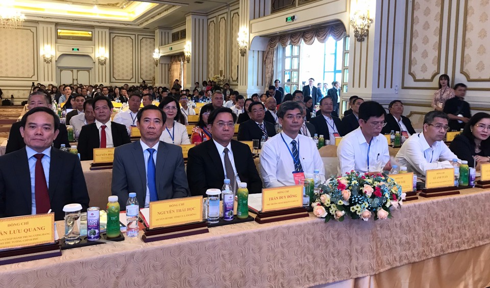 Phó Thủ tướng Trần Lưu Quang tham dự hội nghị cùng lãnh đạo ban, bộ, ngành Trung ương, lãnh đạo Tỉnh uỷ, UBND tỉnh Lâm Đồng .