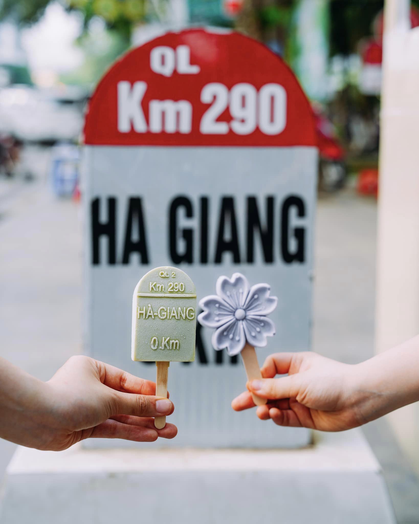 Dân tình đua nhau 'truy lùng' que kem hình cột mốc Hà Giang đang hot rần rần- Ảnh 2. Dân tình đua nhau 'truy lùng' que kem hình cột mốc Hà Giang đang hot rần rần- Ảnh 2.