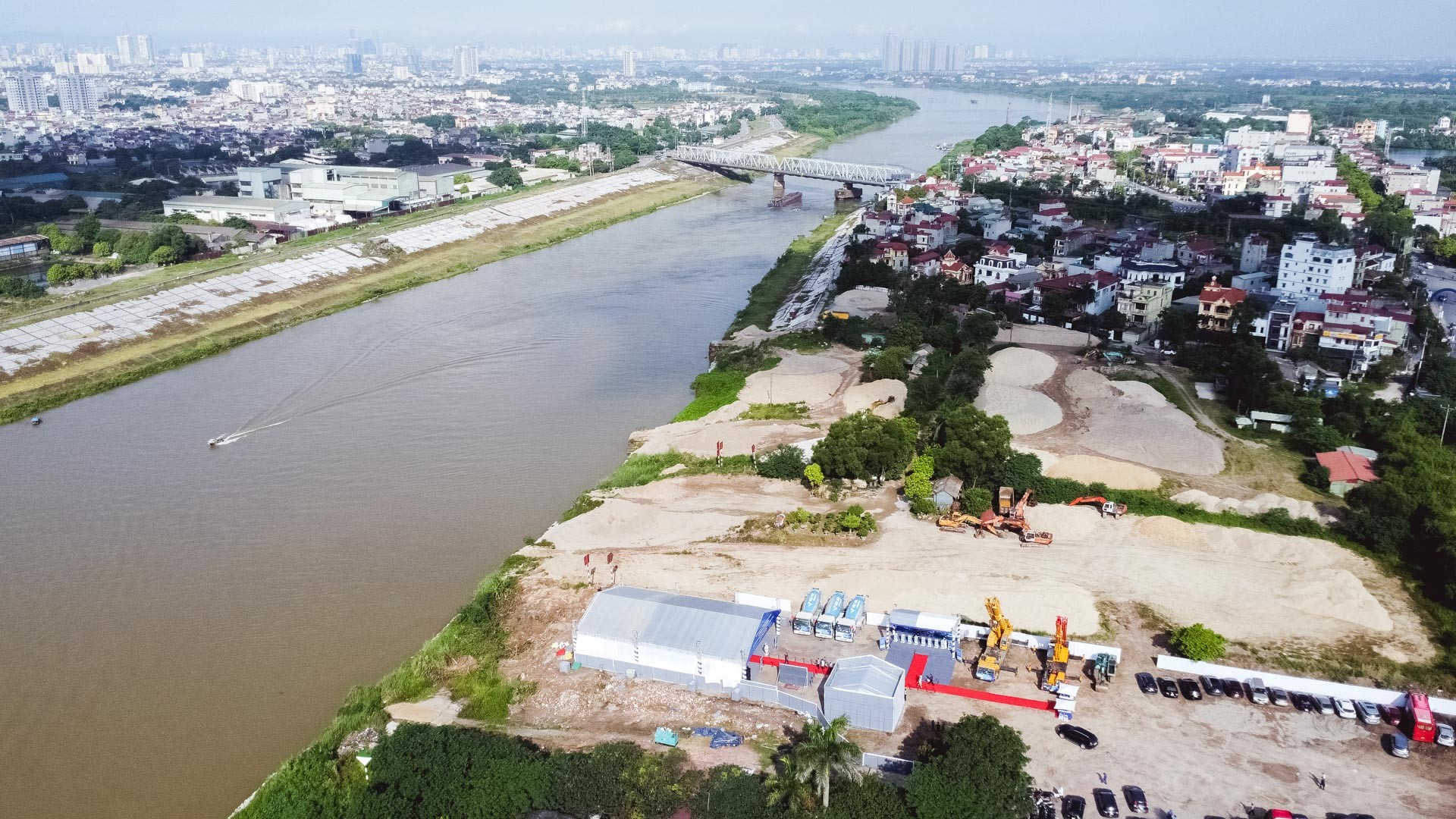 Đề nghị giải phóng mặt bằng một lần dự án cầu đường bộ Đuống- Ảnh 1. Đề nghị giải phóng mặt bằng một lần dự án cầu đường bộ Đuống- Ảnh 1.