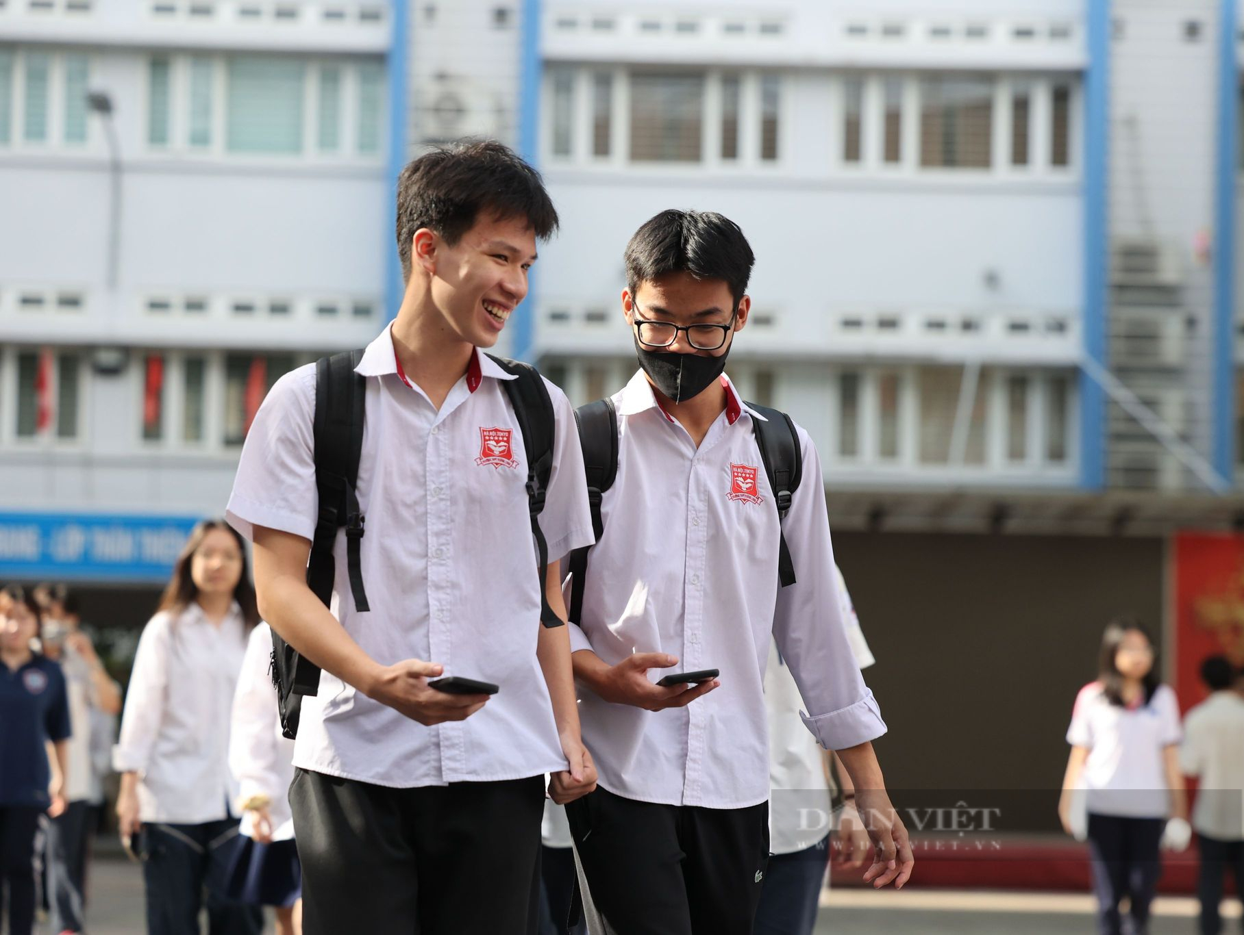 Đề thi môn Vật lý, Hóa học, Sinh học, Địa lý, Lịch Sử, Giáo dục công dân tốt nghiệp THPT 2024- Ảnh 1. Đề thi môn Vật lý, Hóa học, Sinh học, Địa lý, Lịch Sử, Giáo dục công dân tốt nghiệp THPT 2024- Ảnh 1.
