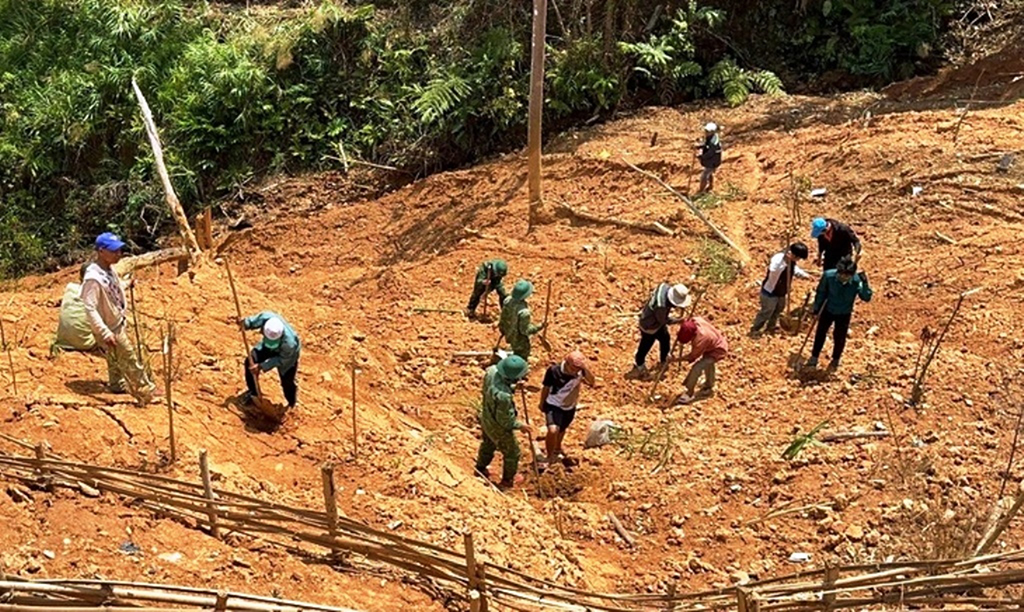 Biên cương hữu nghị: Điểm tựa vững chãi của người dân- Ảnh 1. Biên cương hữu nghị: Điểm tựa vững chãi của người dân- Ảnh 1.